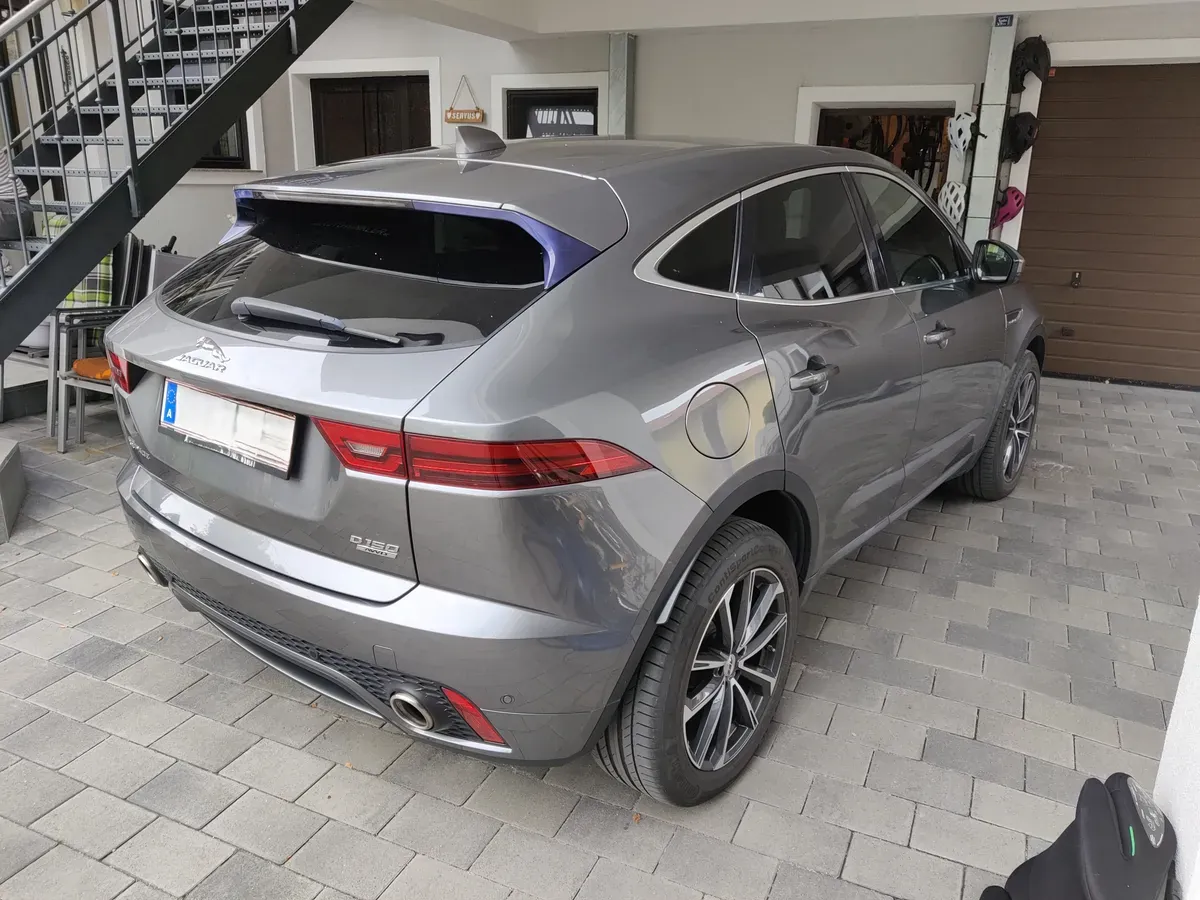Jaguar E-Pace 2018 photo 2