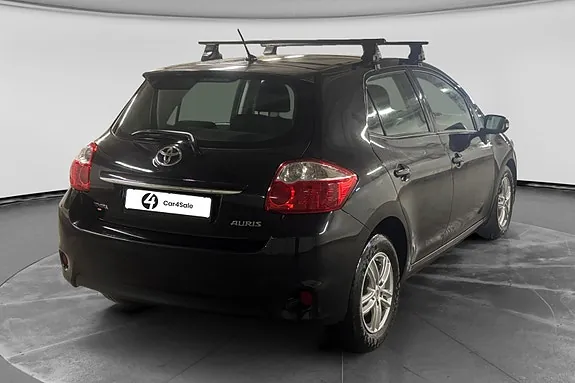 Toyota Auris 2011 photo 5