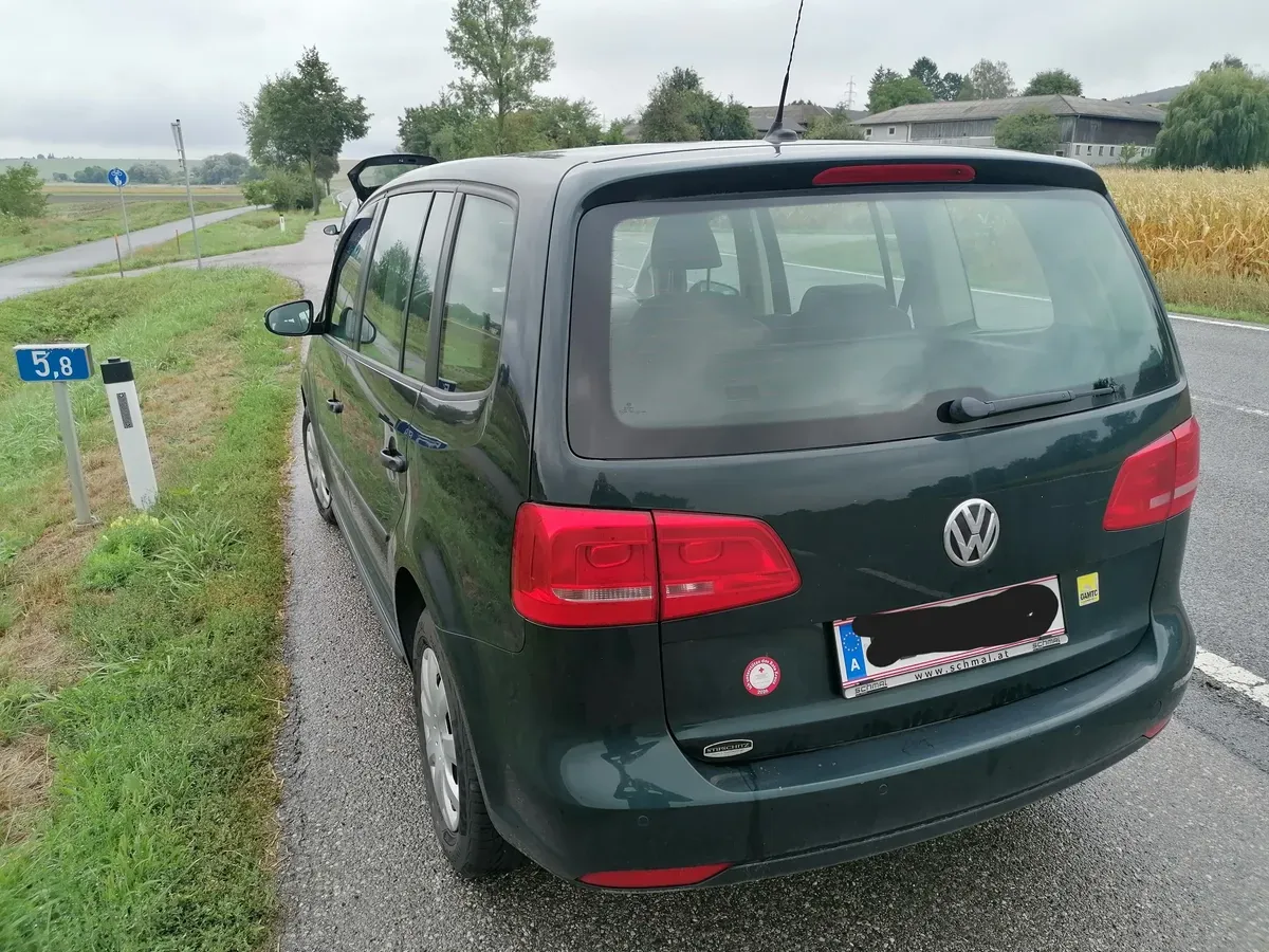 Volkswagen Touran 2014 photo 3