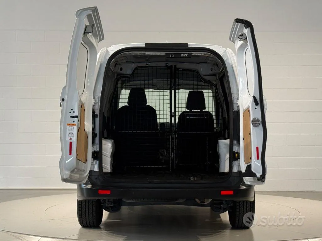 Ford Transit Courier 2023 photo 5
