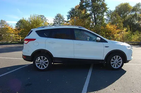 Ford Kuga 2016 photo 2