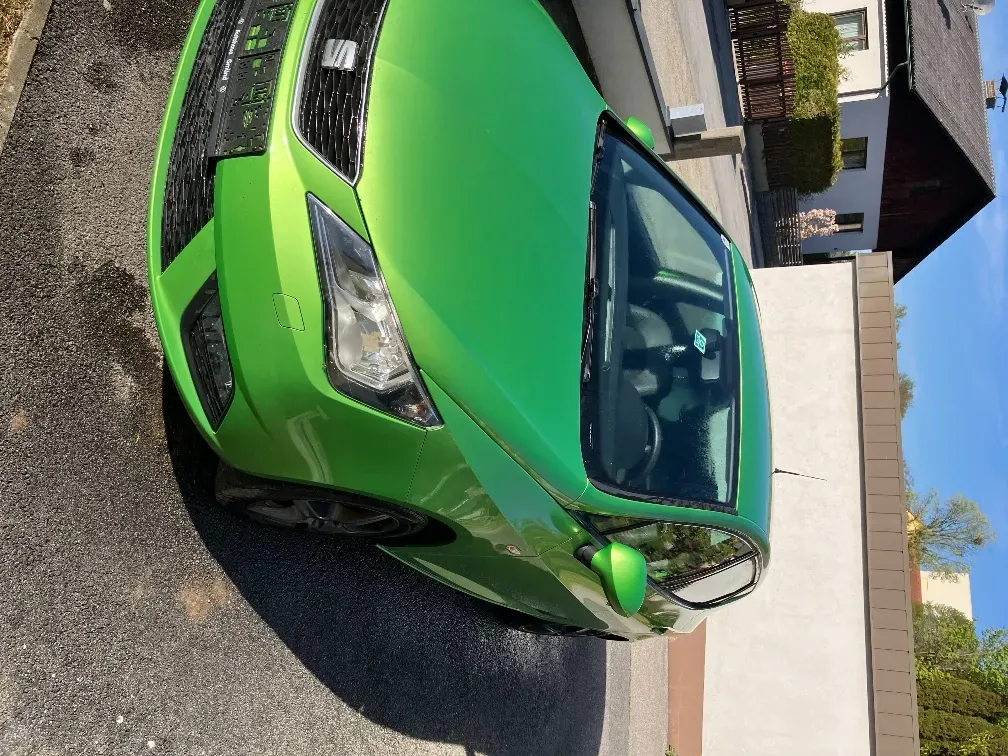 Seat Ibiza 2015 photo 2