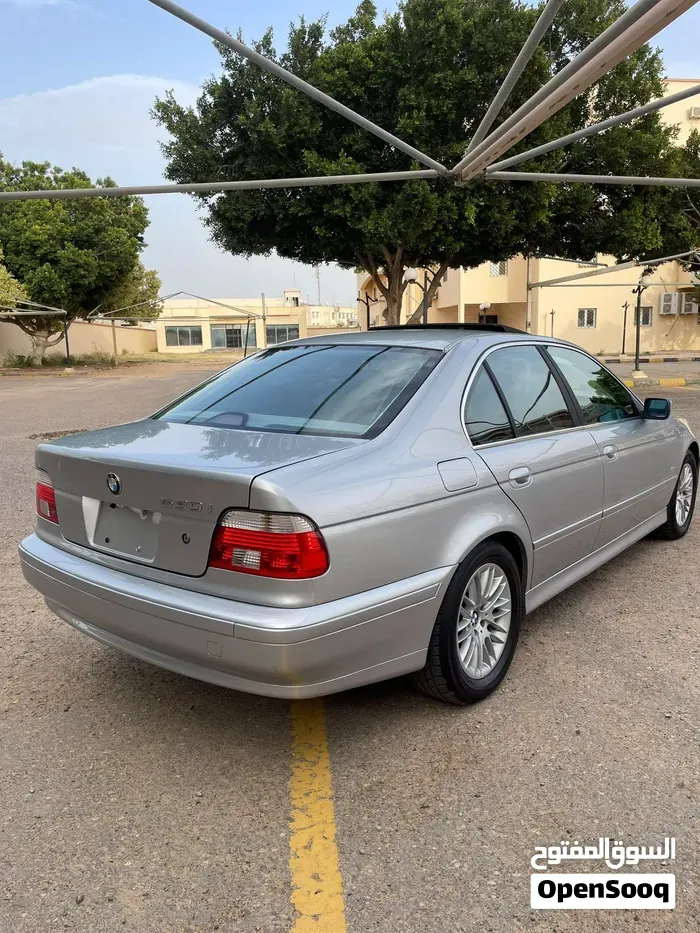 BMW 5 Series 2001 photo 2