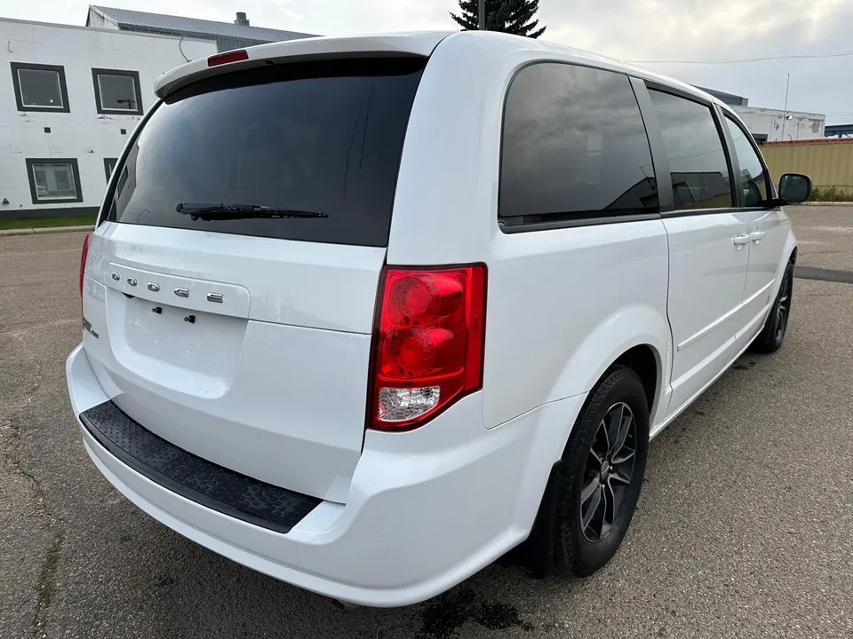 Dodge Grand Caravan 2017 photo 3