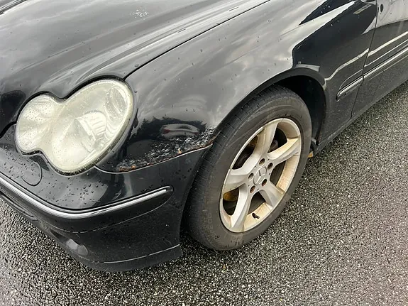 Mercedes-Benz C200 D 2005 photo 4
