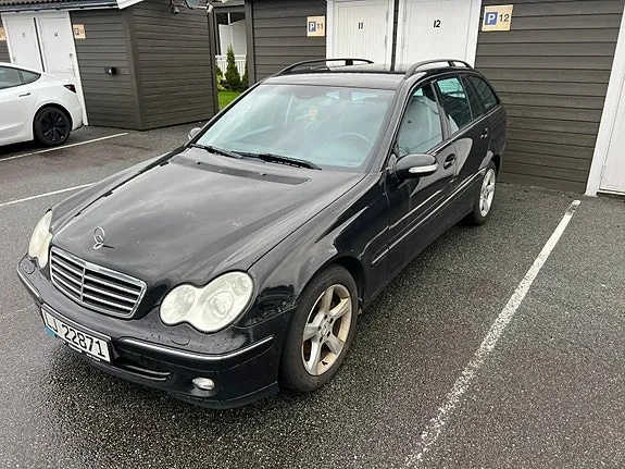Mercedes-Benz C200 D 2005 photo 2