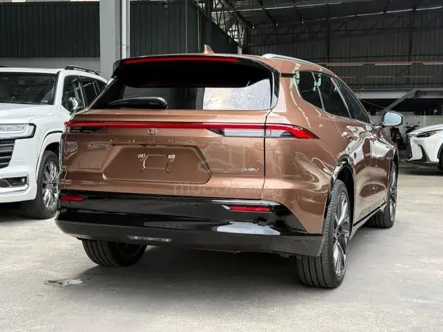 Toyota Crown Estate