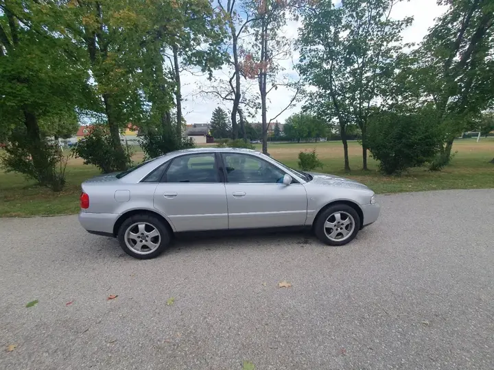 Audi A4 2000 photo 2