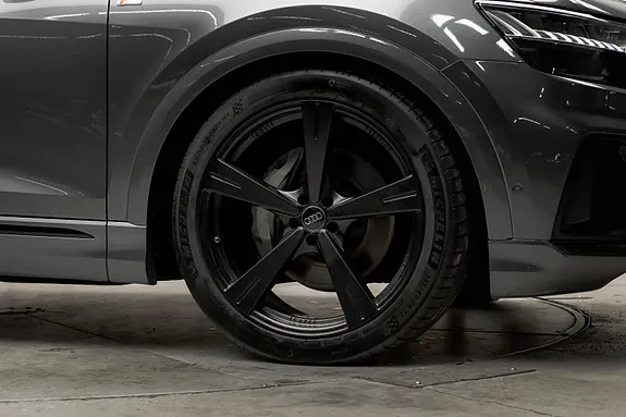 Audi Q8 2019 photo 5