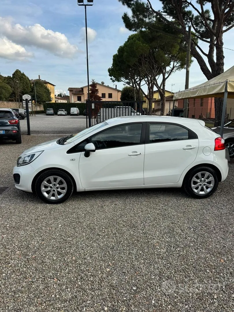 Kia Rio 2012 photo 5