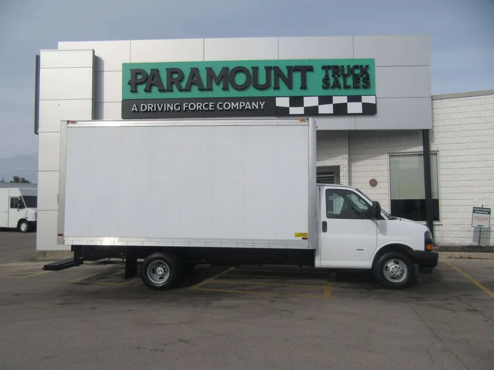 Chevrolet 3500 2023 photo 2