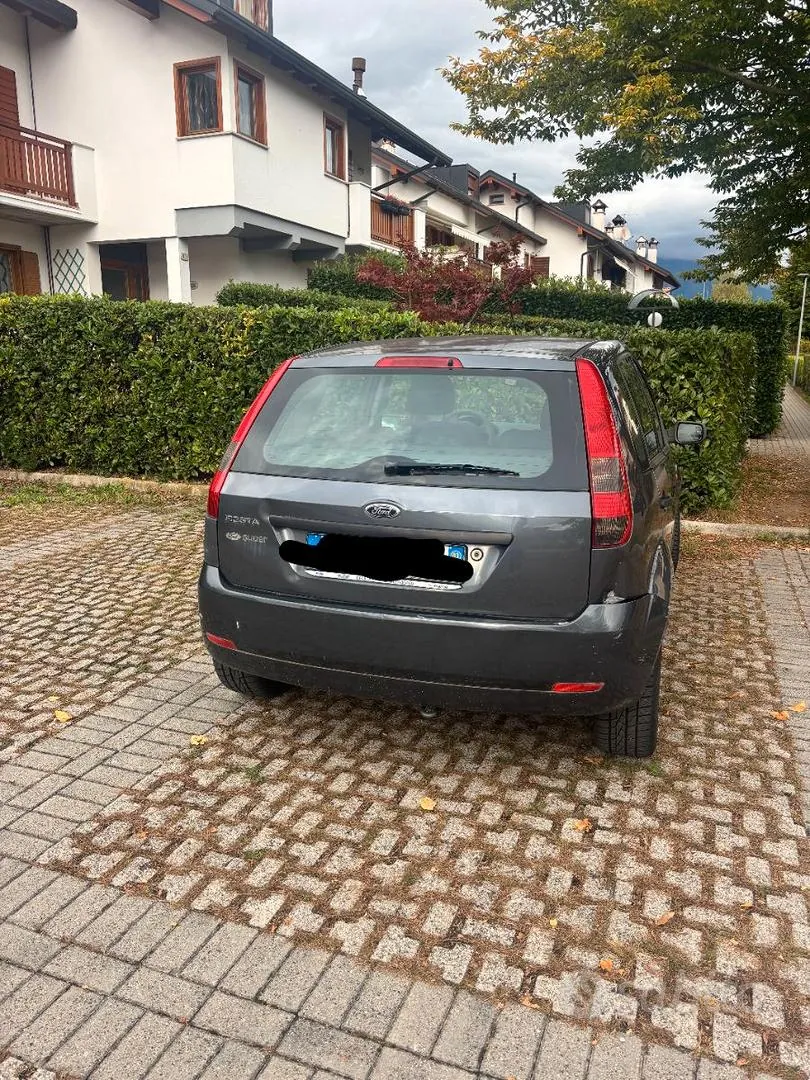 Ford Fiesta 2003 photo 4