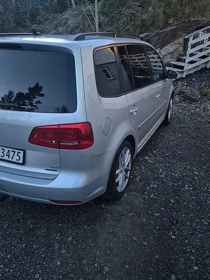 Volkswagen Touran 2012 photo 4