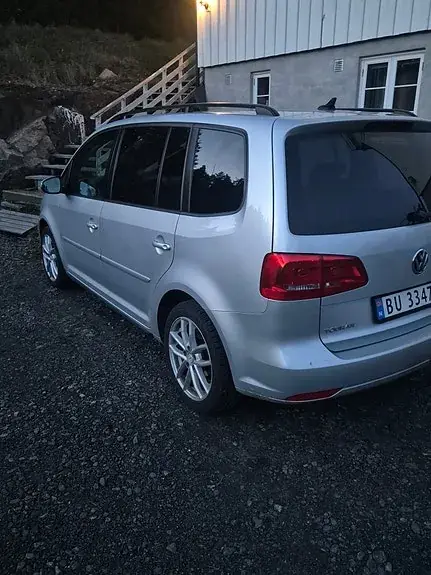 Volkswagen Touran 2012 photo 3