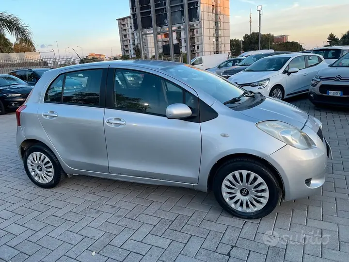 Toyota Yaris 2006 photo 4