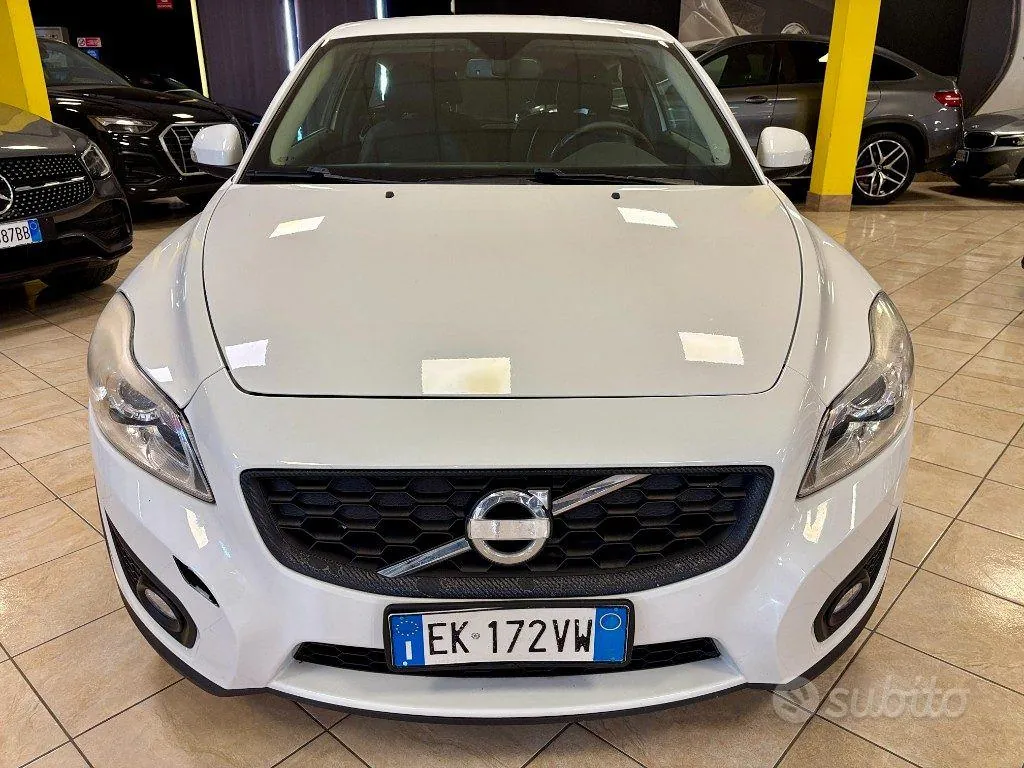 Volvo C30 2011 photo 2