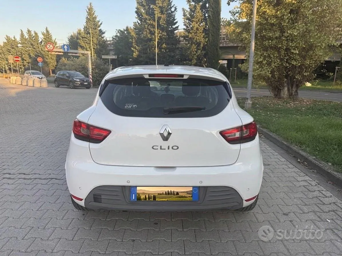Renault Clio 2017 photo 2