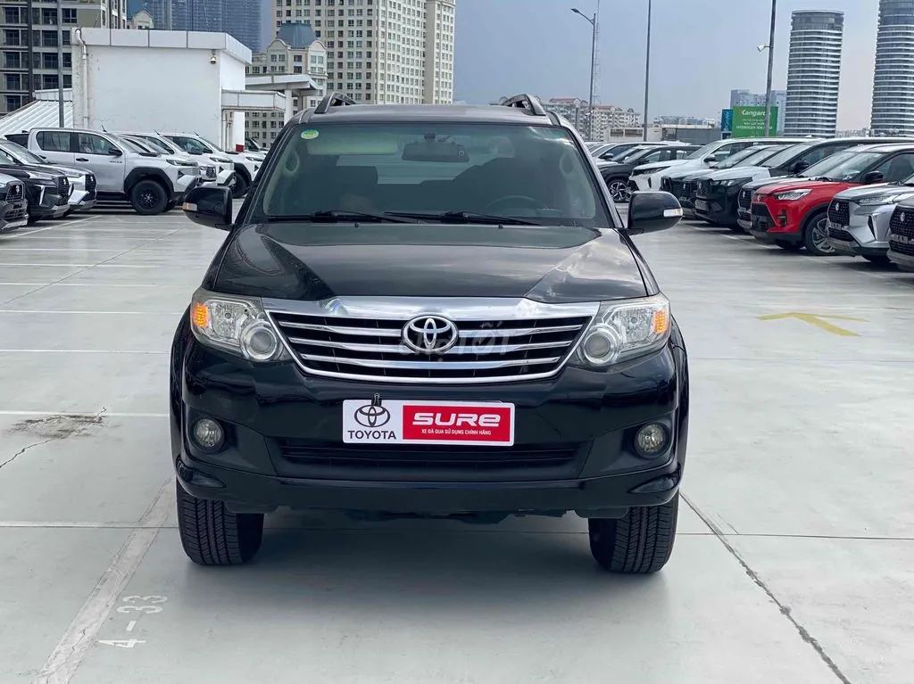 Toyota Fortuner 2014 photo 2