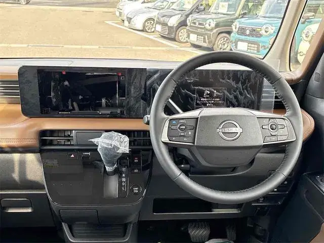 Nissan Roox photo 3