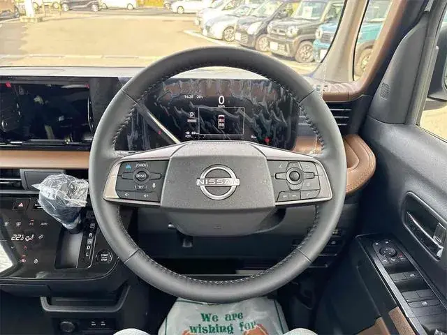 Nissan Roox photo 4