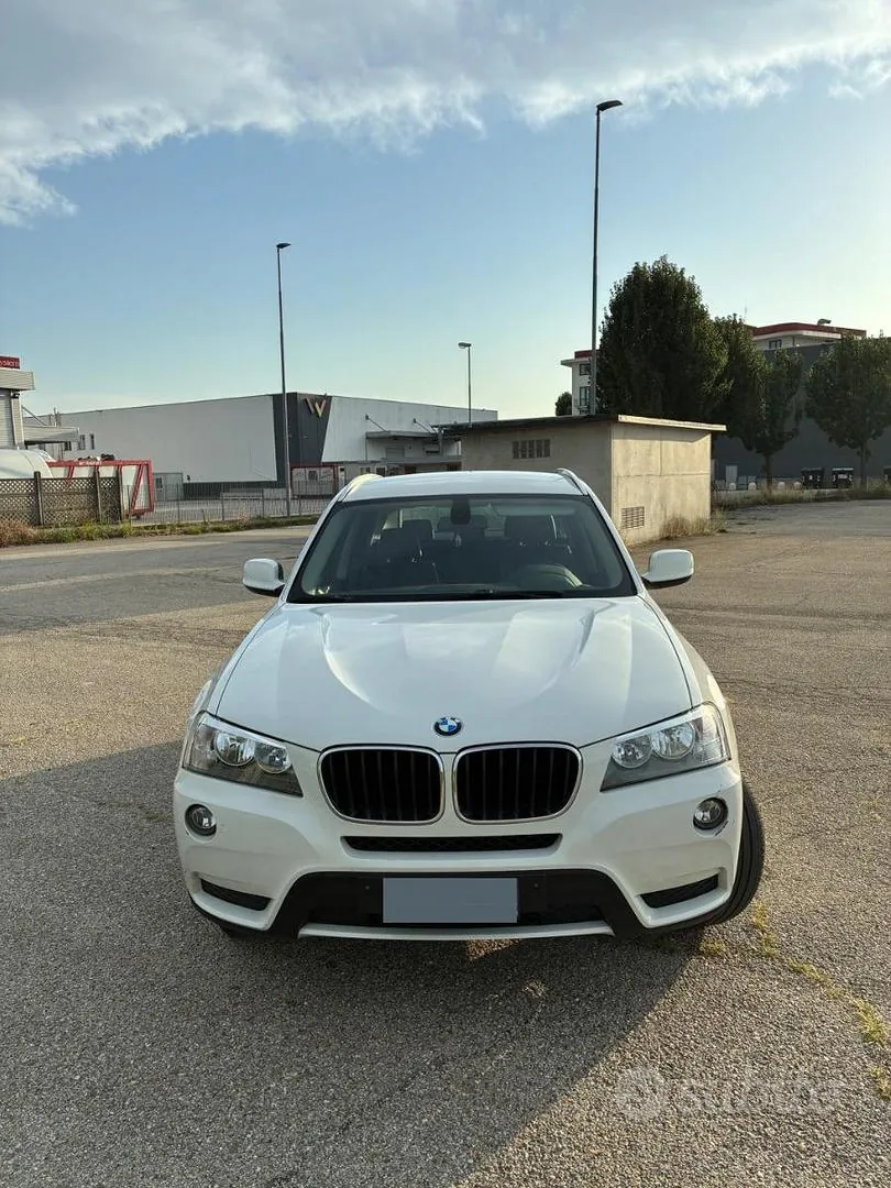 BMW X3 2011 photo 2