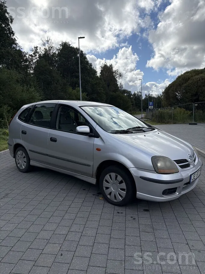 Nissan Almera Tino