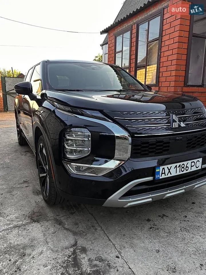 Mitsubishi Outlander 2022 photo 4