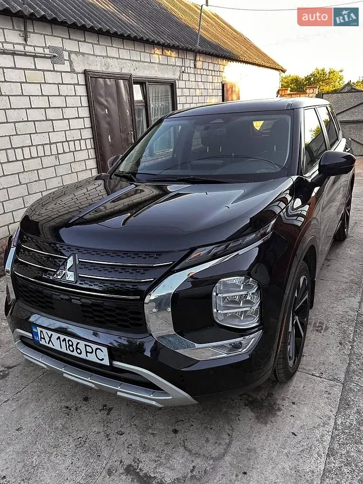 Mitsubishi Outlander 2022 photo 5