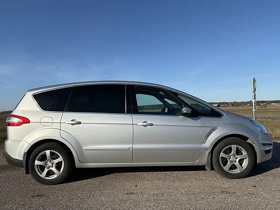Ford S-Max 2012 photo 4