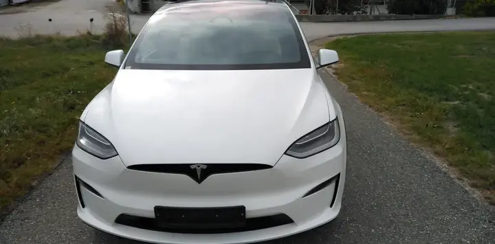 Tesla Model X 2023 photo 2