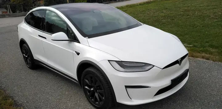 Tesla Model X 2023 photo 3
