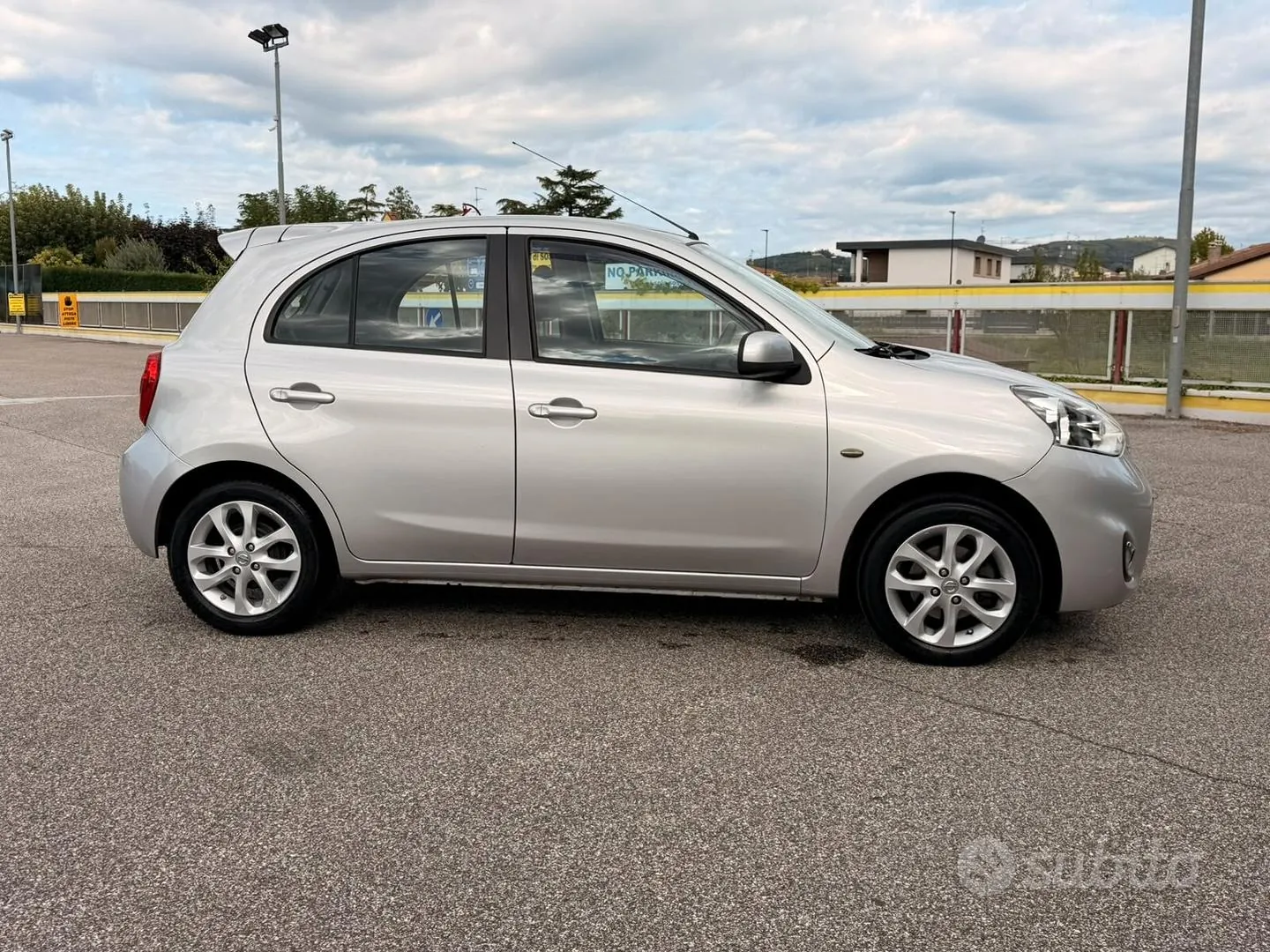 Nissan Micra 2015 photo 2
