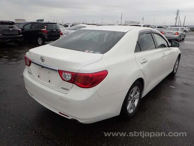 Toyota Mark X 2012 photo 4