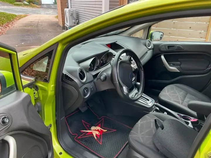 Ford Fiesta 2012 photo 5