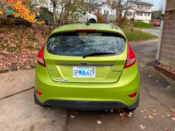 Ford Fiesta 2012 photo 4