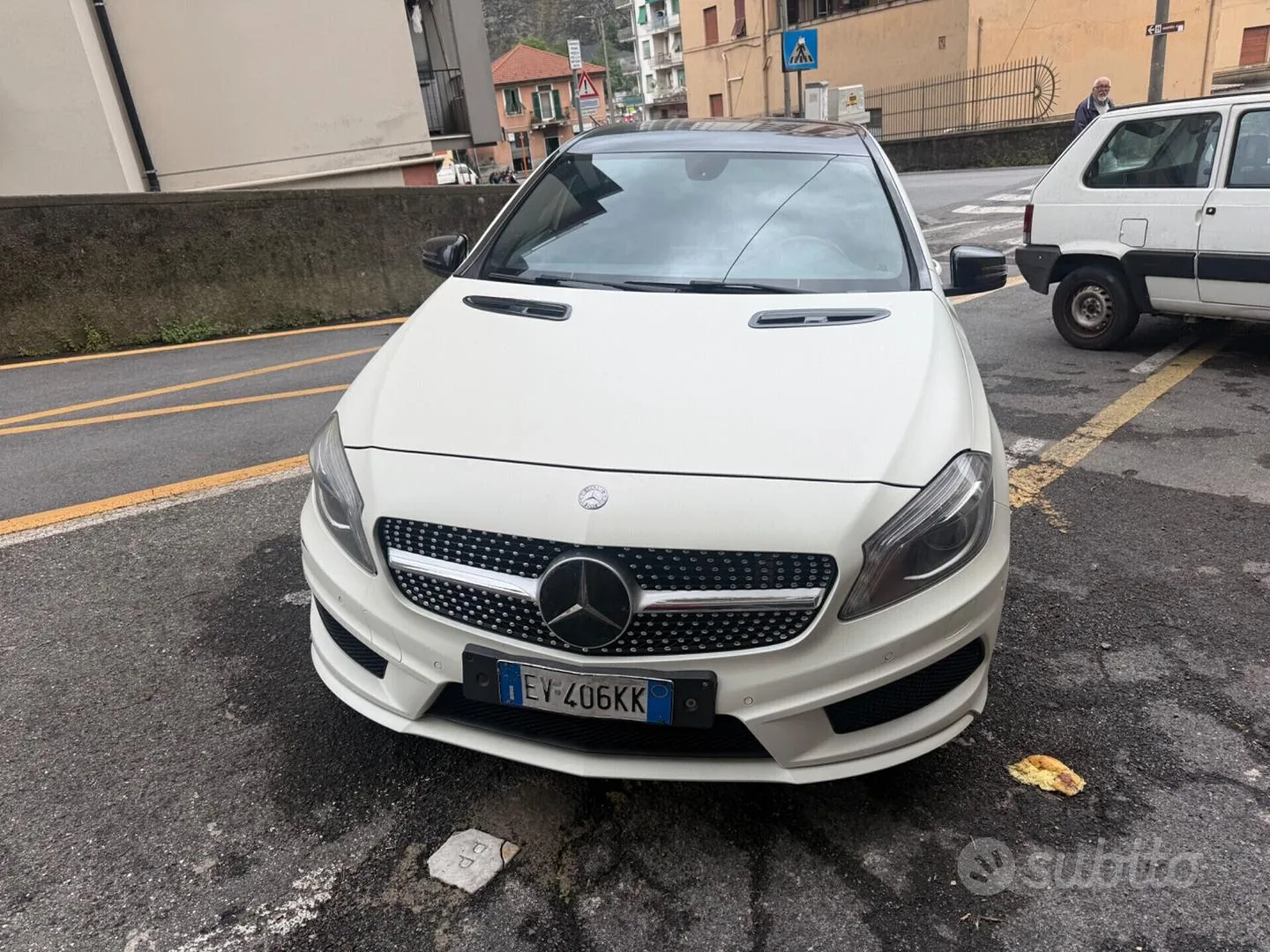 Mercedes-Benz A 180 2014 photo 2