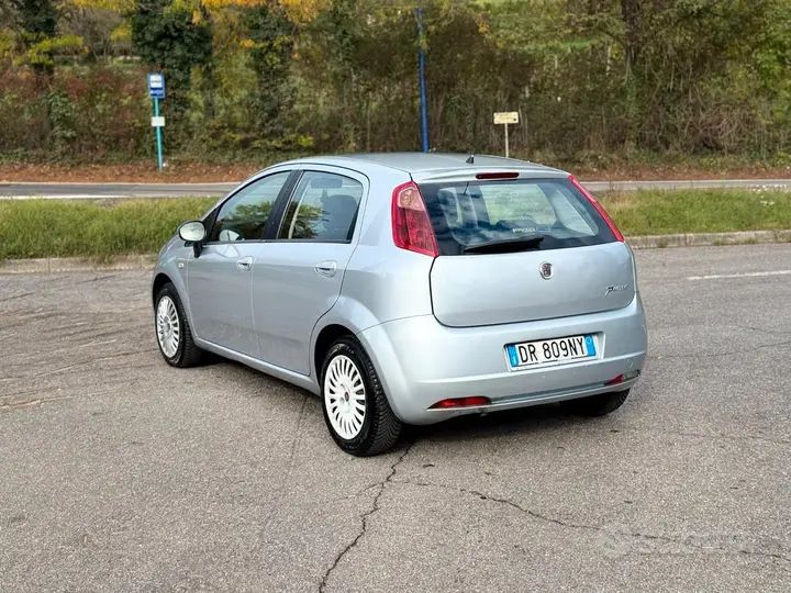 Fiat Grande Punto 2008 photo 4