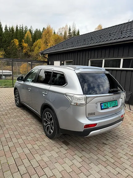 Mitsubishi Outlander 2014 photo 4