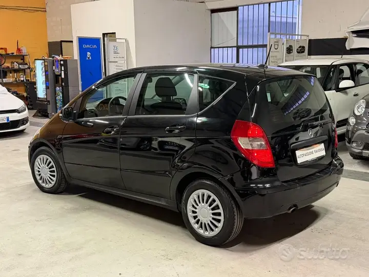 Mercedes-Benz A 160 2012 photo 3