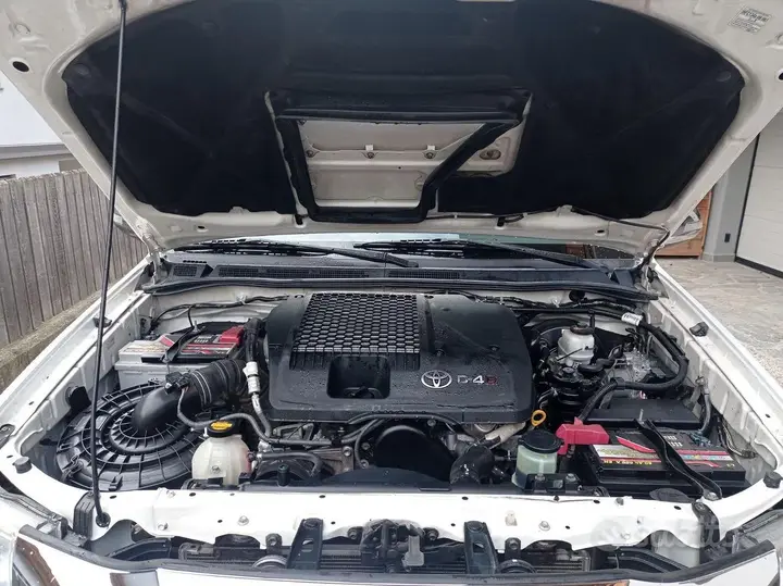 Toyota Hilux 2013 photo 2