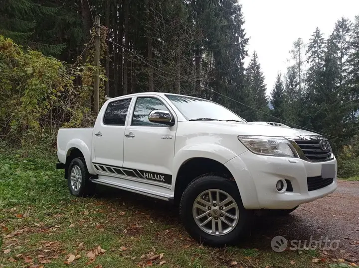 Toyota Hilux 2013 photo 3