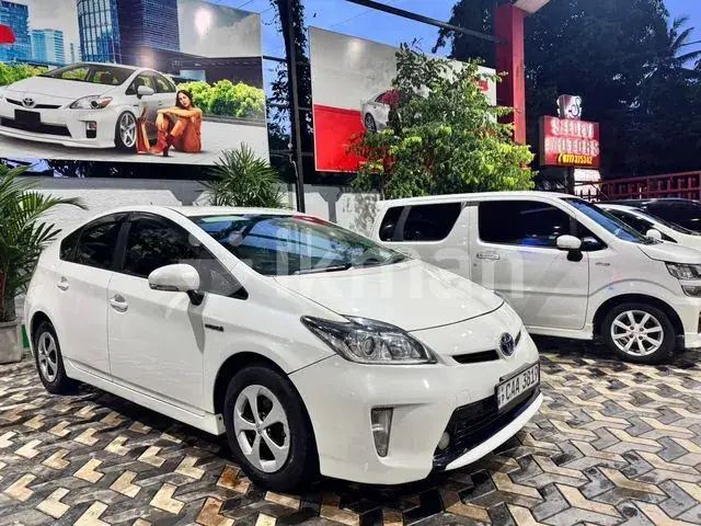 Toyota Prius 2013 photo 2