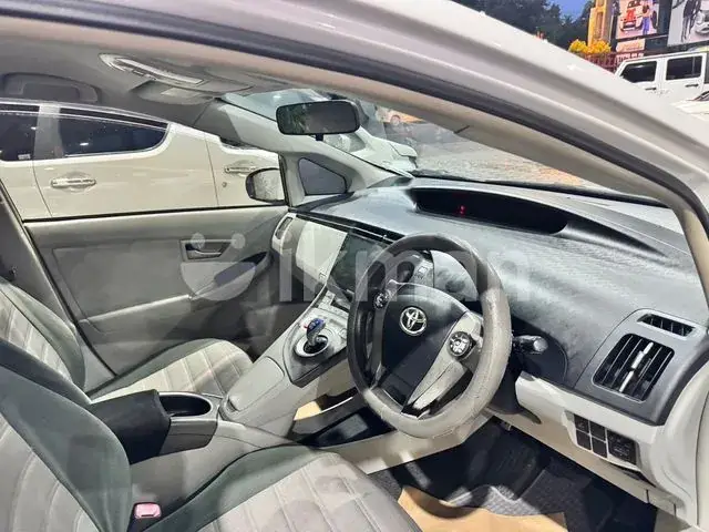 Toyota Prius 2013 photo 3
