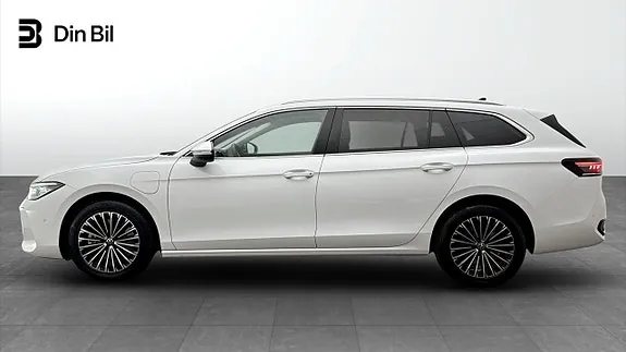 Volkswagen Passat 2025 photo 3