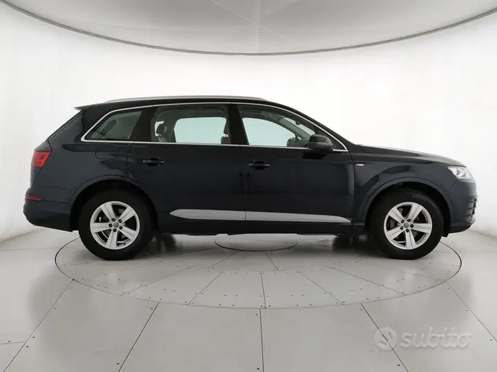 Audi Q7 2017 photo 2