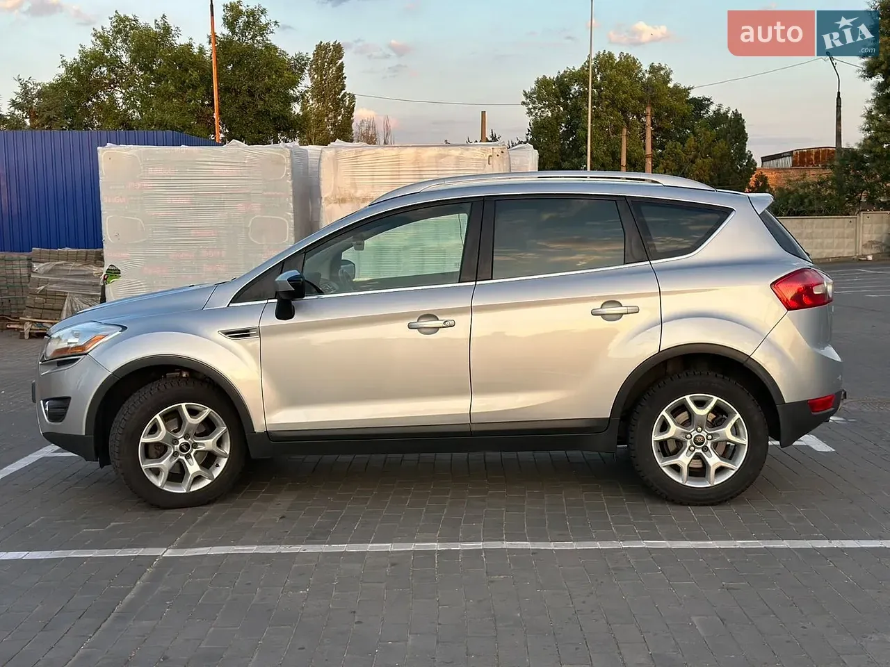Ford Kuga 2011 photo 4