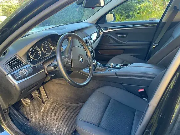 BMW 523I 2010 photo 4