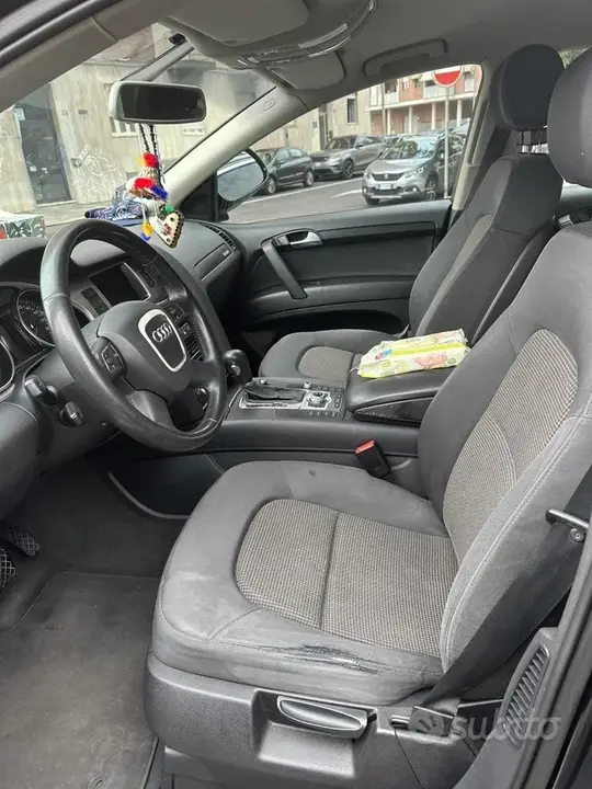 Audi Q7 2010 photo 3