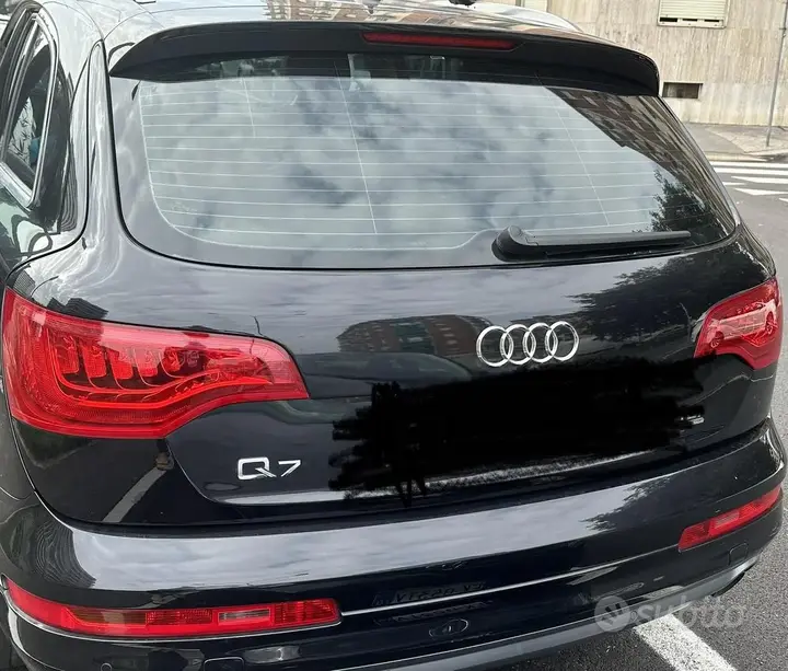 Audi Q7 2010 photo 2
