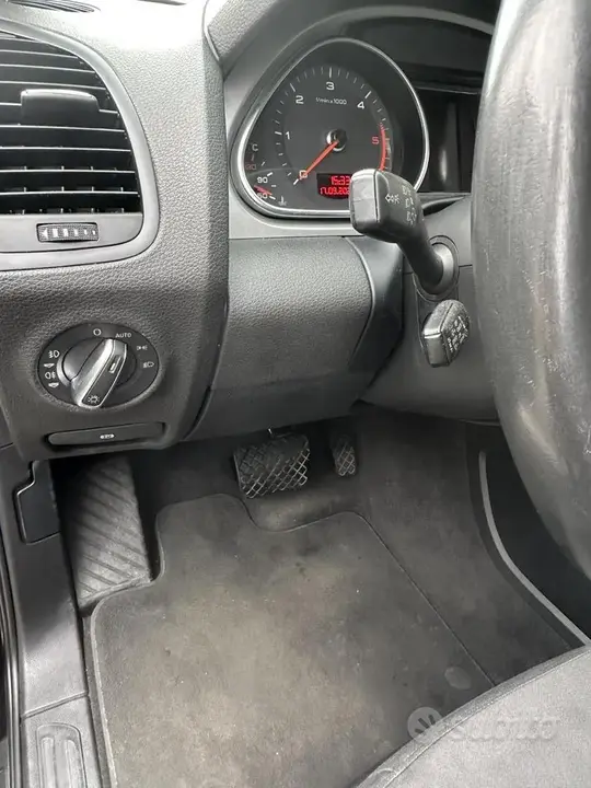Audi Q7 2010 photo 4